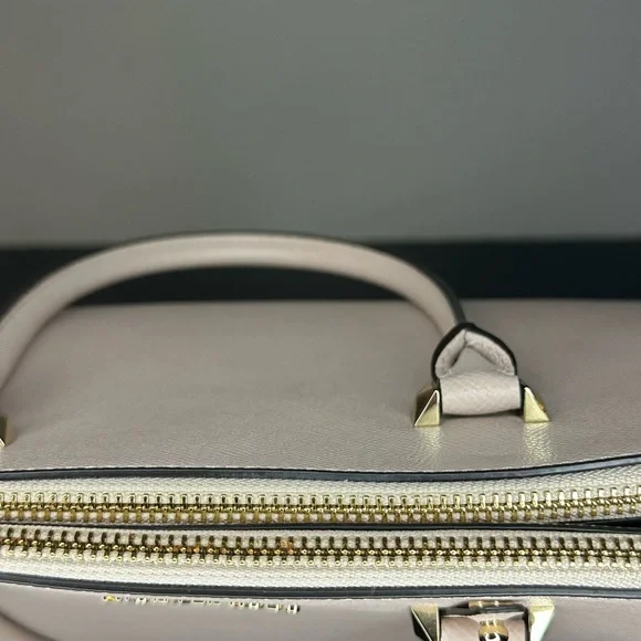 Michael Kors light pink Tote with Gold Accents and Structured Design - Picture 16 of 16